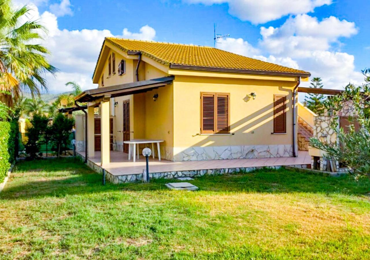 Villa Lumia Campofelice Di Roccella Esterno foto
